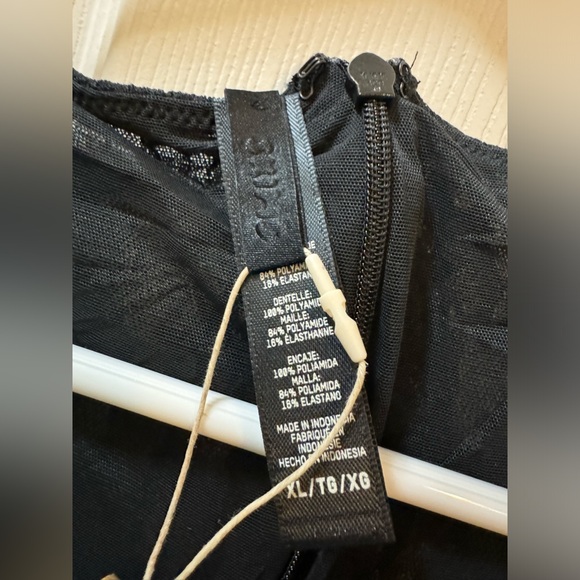 Skims Stretch Lace Lined Long
Sleeve Underwire Dress - Picture 6 of 10